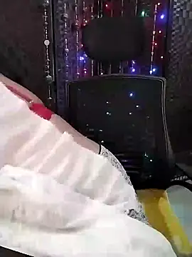 Snapshot of Hotty__Baby chatting on January 19, 6:10 pm Hotty  Baby online show from January 19, 6:10 pm