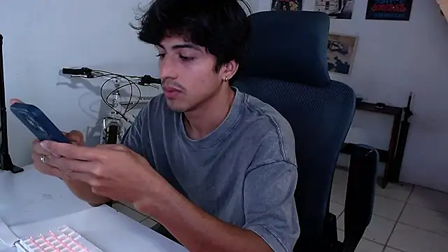 Thieves9 online show from November 4, 7:06 pm