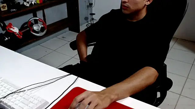 Snapshot of Thieves9 chatting on December 18, 4:17 am Thieves9 online show from December 18, 4:17 am