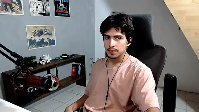 Snapshot of Thieves9 chatting on January 14, 3:54 am Thieves9 online show from January 14, 3:54 am