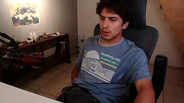 Snapshot of Thieves9 chatting on February 22, 5:43 am Thieves9 online show from February 22, 5:43 am