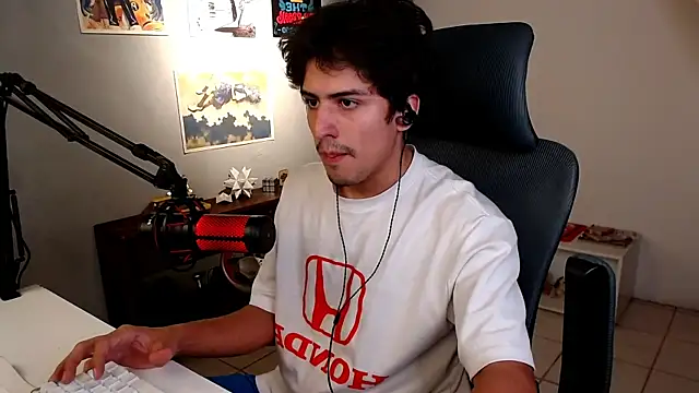 Snapshot of Thieves9 chatting on February 28, 10:09 pm Thieves9 online show from February 28, 10:09 pm