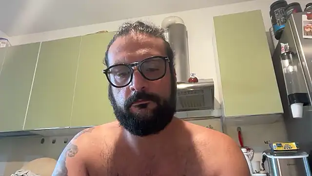 Snapshot of beardo85 chatting on July 21, 3:35 pm beardo85 online show from July 21, 3:35 pm