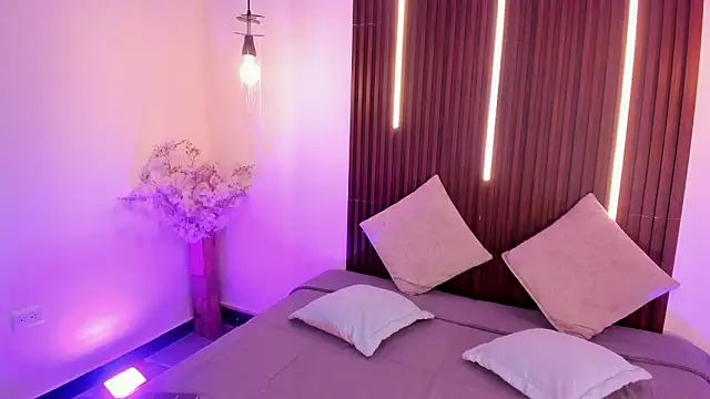 ArianaBaker online show from March 5, 1:51 pm