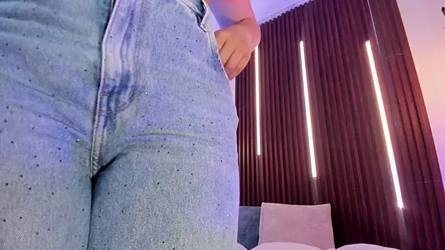ArianaBaker online show from May 11, 12:28 pm