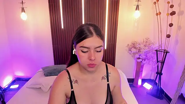 ArianaBaker online show from May 20, 2:25 pm