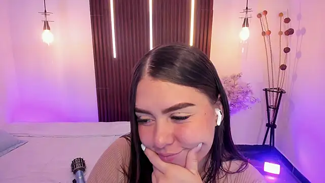 ArianaBaker online show from March 14, 1:28 pm