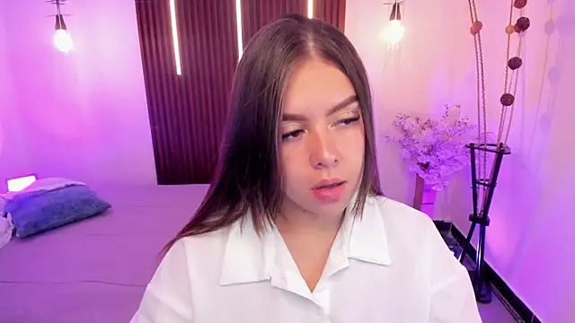 ArianaBaker online show from May 8, 1:15 pm