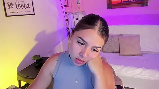 ArianaBaker online show from October 18, 4:09 pm