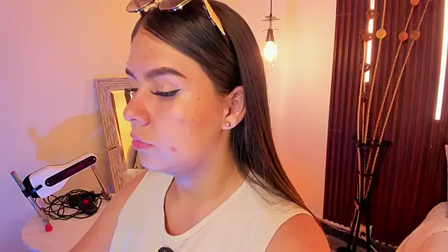 ArianaBaker online show from April 17, 8:33 pm