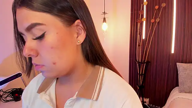 ArianaBaker online show from April 16, 8:42 pm