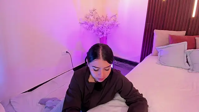 ArianaBaker online show from February 24, 1:56 pm