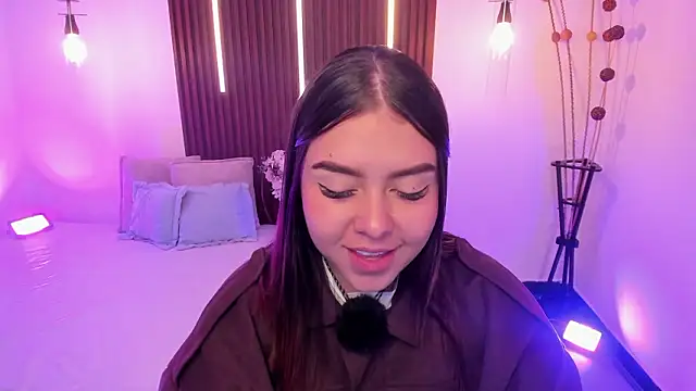 ArianaBaker online show from March 7, 2:11 pm