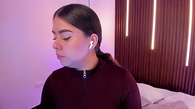 ArianaBaker online show from March 25, 1:32 pm