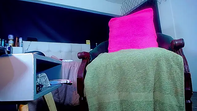 Snapshot of bellatrixx_69 chatting on November 29, 11:10 am bellatrixx 69 online show from November 29, 11:10 am