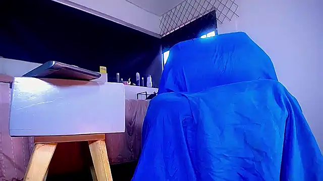 Snapshot of bellatrixx_69 chatting on November 10, 11:26 am bellatrixx 69 online show from November 10, 11:26 am