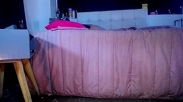 Snapshot of bellatrixx_69 chatting on October 9, 11:33 am bellatrixx 69 online show from October 9, 11:33 am