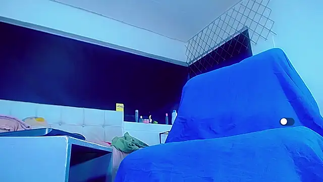 Snapshot of bellatrixx_69 chatting on November 20, 11:33 am bellatrixx 69 online show from November 20, 11:33 am