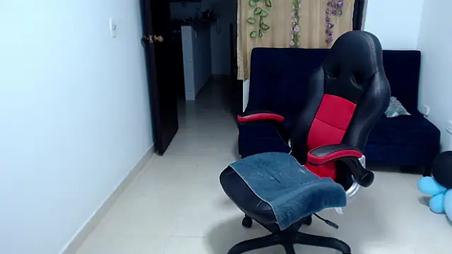 Snapshot of kaira_sweet_ chatting on October 19, 6:38 am kaira sweet online show from October 19, 6:38 am