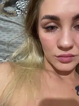 Snapshot of DreamGirl-777 chatting on October 24, 3:11 pm DreamGirl-777 online show from October 24, 3:11 pm