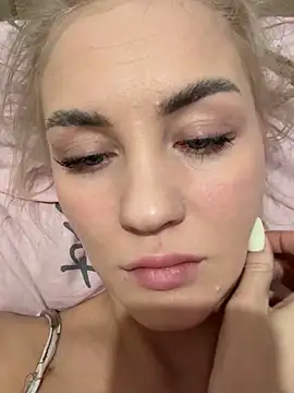 Snapshot of DreamGirl-777 chatting on November 25, 1:33 pm DreamGirl-777 online show from November 25, 1:33 pm