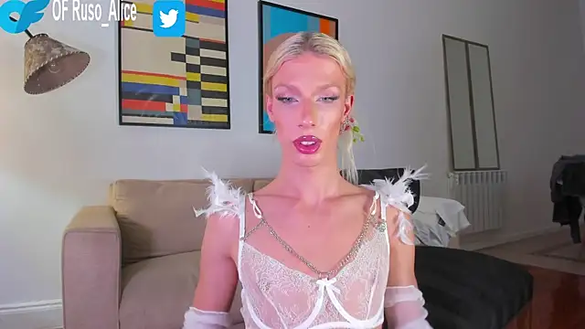 Snapshot of AliceSnowCatt chatting on January 19, 2:57 am AliceSnowCatt online show from January 19, 2:57 am