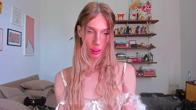 Snapshot of AliceSnowCatt chatting on September 14, 4:07 pm AliceSnowCatt online show from September 14, 4:07 pm