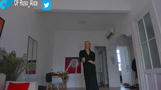 Snapshot of AliceSnowCatt chatting on February 5, 6:59 pm AliceSnowCatt online show from February 5, 6:59 pm