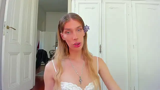 AliceSnowCatt online show from November 14, 2:43 pm