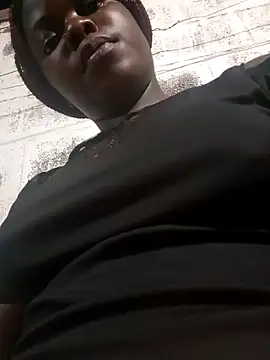 Snapshot of Sarie_sho chatting on March 17, 5:45 am Sarie sho online show from March 17, 5:45 am