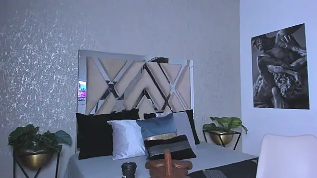 Snapshot of Natt_collins chatting on December 16, 12:15 am Natt collins online show from December 16, 12:15 am