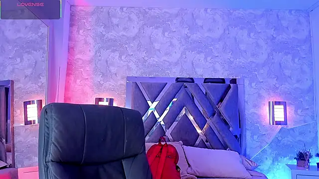 Natt collins online show from May 2, 2:28 am