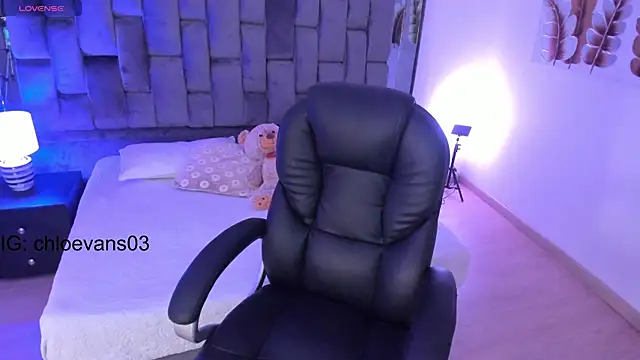 Chloe evans   online show from March 19, 11:39 am