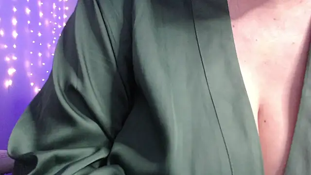 Snapshot of missdaniels chatting on February 27, 2:03 am missdaniels online show from February 27, 2:03 am