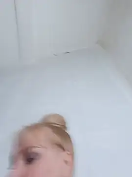 EmmaQueen4 online show from June 19, 5:46 am