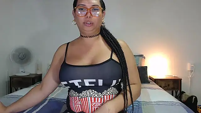 Snapshot of flowerdirtty chatting on November 6, 11:53 pm flowerdirtty online show from November 6, 11:53 pm