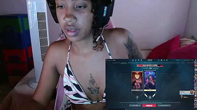 Snapshot of TiffanyRoouse chatting on February 9, 10:11 pm TiffanyRoouse online show from February 9, 10:11 pm