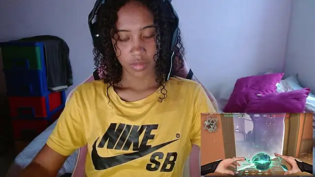 Snapshot of TiffanyRoouse chatting on January 16, 10:44 pm TiffanyRoouse online show from January 16, 10:44 pm