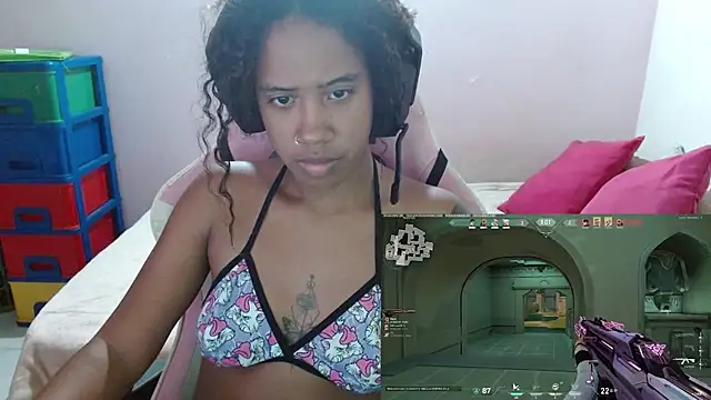 Snapshot of TiffanyRoouse chatting on February 8, 12:38 am TiffanyRoouse online show from February 8, 12:38 am