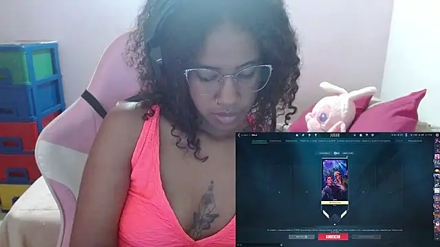 Snapshot of TiffanyRoouse chatting on February 23, 1:13 am TiffanyRoouse online show from February 23, 1:13 am