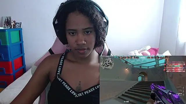 Snapshot of TiffanyRoouse chatting on March 8, 8:25 pm TiffanyRoouse online show from March 8, 8:25 pm