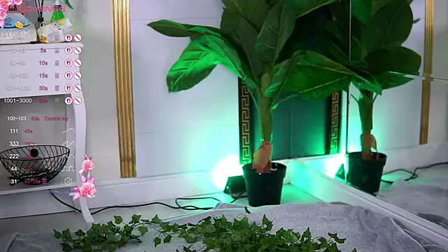 Snapshot of EvaWarenn chatting on October 24, 12:37 pm EvaWarenn online show from October 24, 12:37 pm