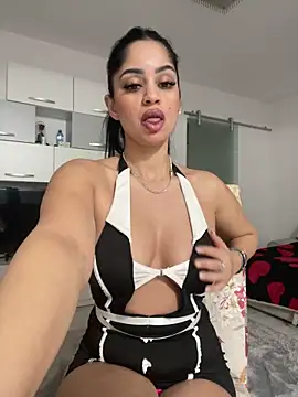  adelle online show from February 6, 12:01 pm