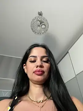  adelle online show from April 4, 1:06 pm