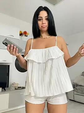  adelle online show from July 19, 10:45 am