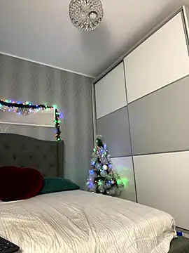  adelle online show from December 18, 1:48 pm