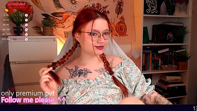 Snapshot of me__hanna chatting on November 29, 2:01 am me hanna online show from November 29, 2:01 am