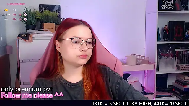 Snapshot of me__hanna chatting on November 11, 10:15 pm me hanna online show from November 11, 10:15 pm