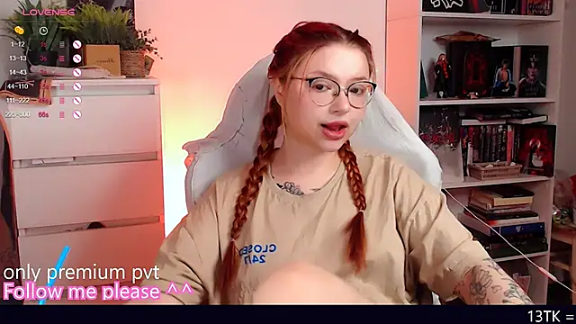 Snapshot of me__hanna chatting on November 14, 10:24 pm me hanna online show from November 14, 10:24 pm