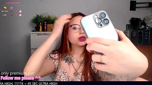 me  hanna online show from October 6, 11:38 pm
